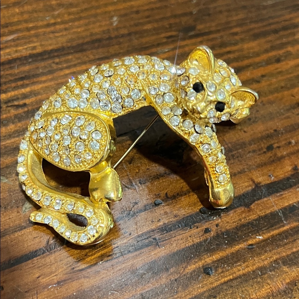 Vintage Gold Cat Brooch with Crystals
